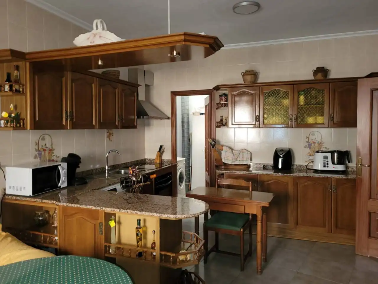 Cuina de Casa o xalet en venda en Baza amb Aire condicionat, Calefacció i Terrassa