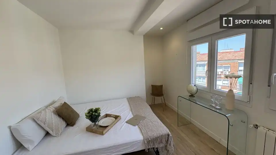 Room in Hispanoamérica - Bernabéu