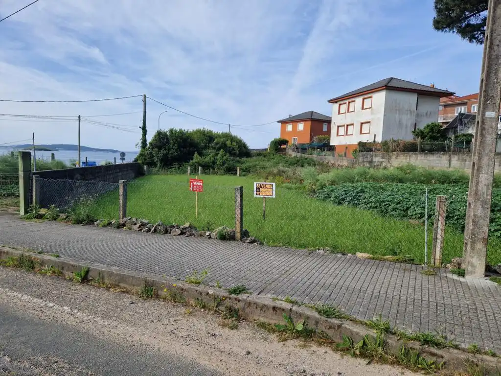 Terreno en venta en Boiro