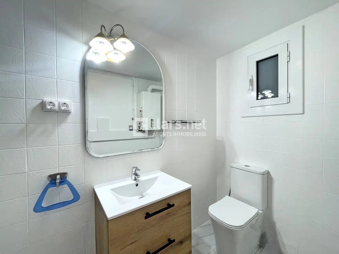 Badezimmer von Wohnung zur Miete in Vilanova i la Geltrú mit Heizung