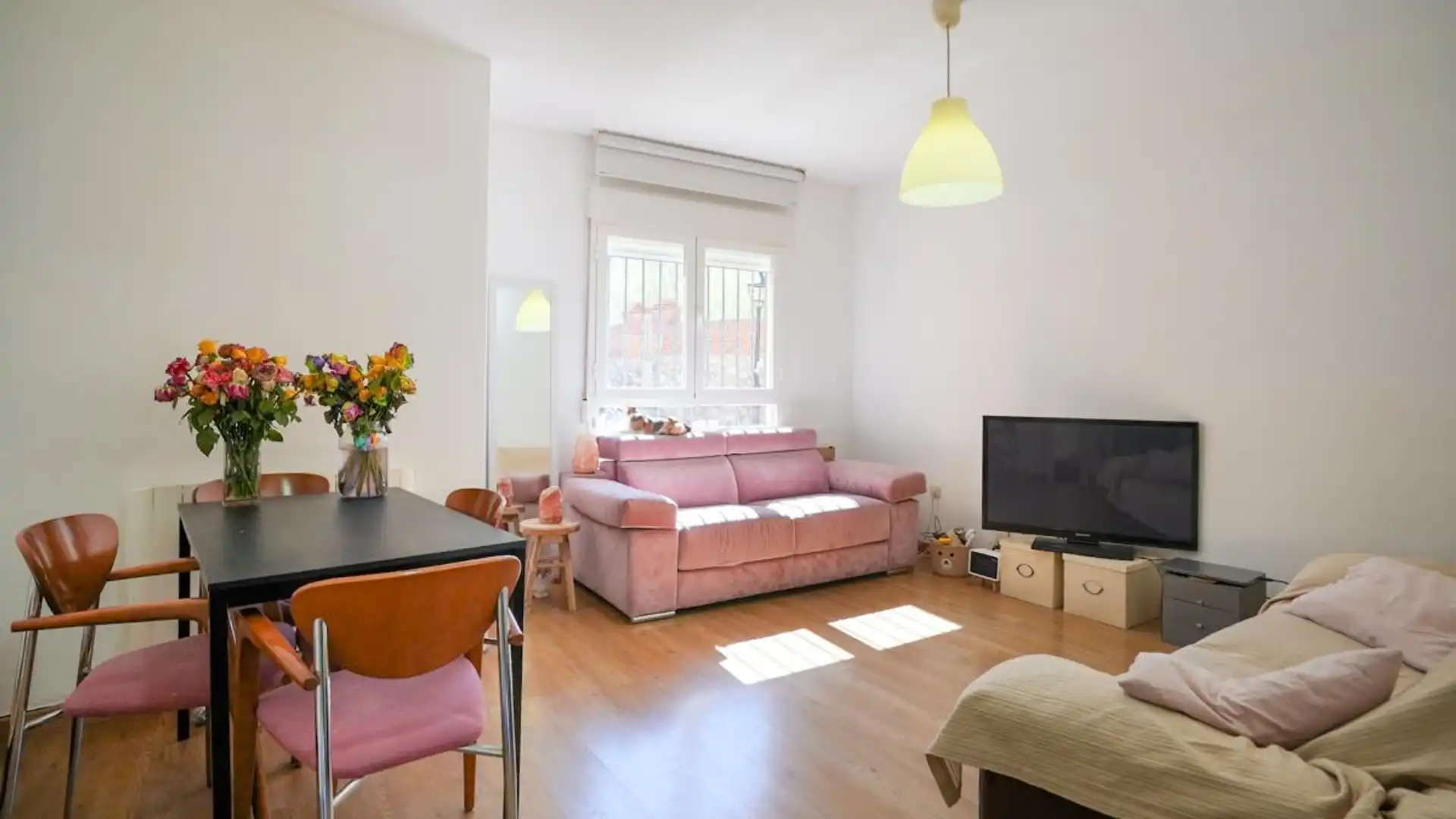 Living room of Planta baja for sale in Villalbilla  with Air Conditioner and Heating