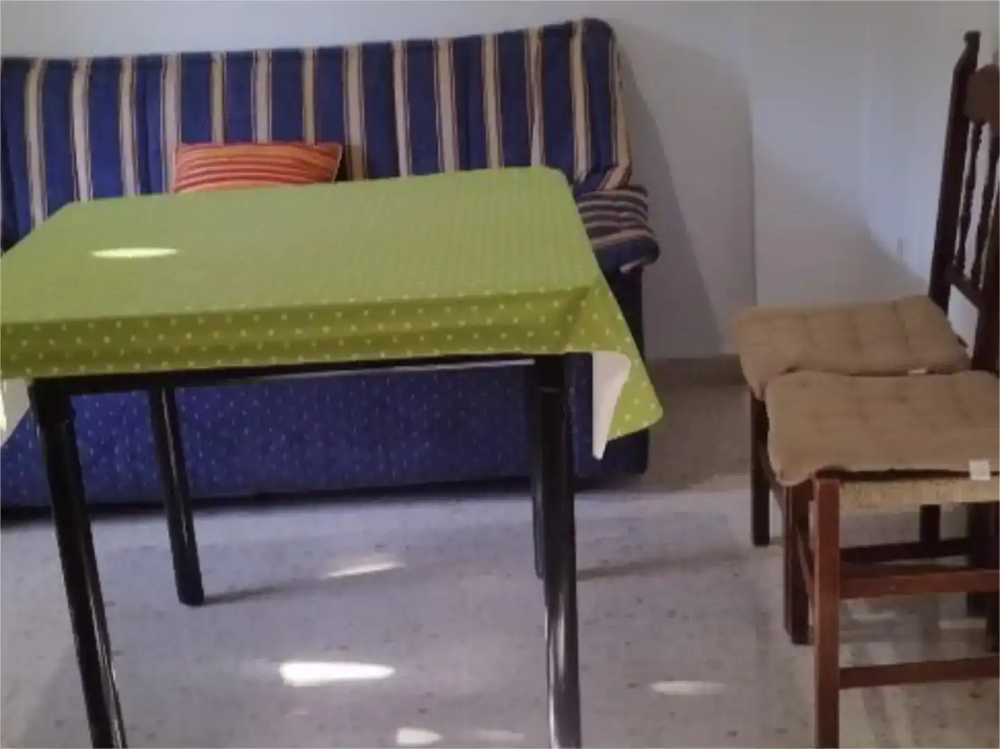 Comedor de Casa o chalet para compartir en Montequinto con Jardín privado y Amueblado