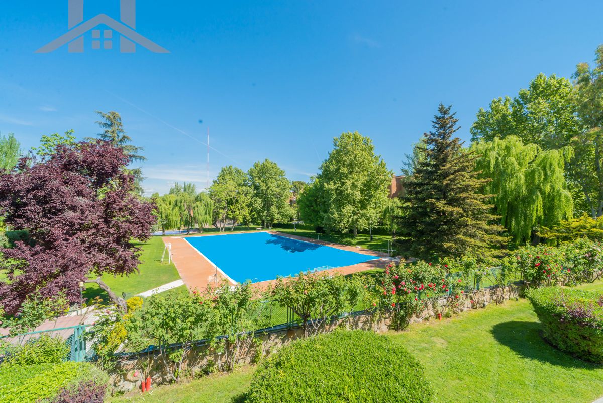 Swimming pool of Flat for sale in Majadahonda  with Heating, Storage room and Community pool