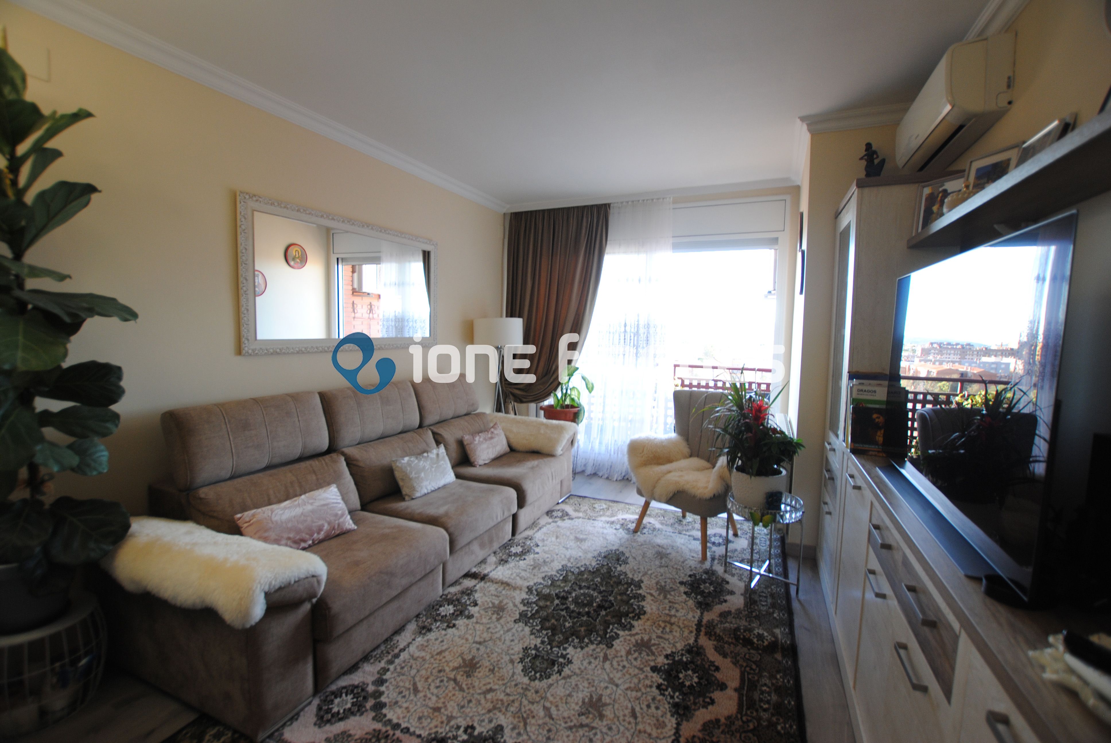 Living room of Flat for sale in Sabadell  with Heating, Terrace and Internet