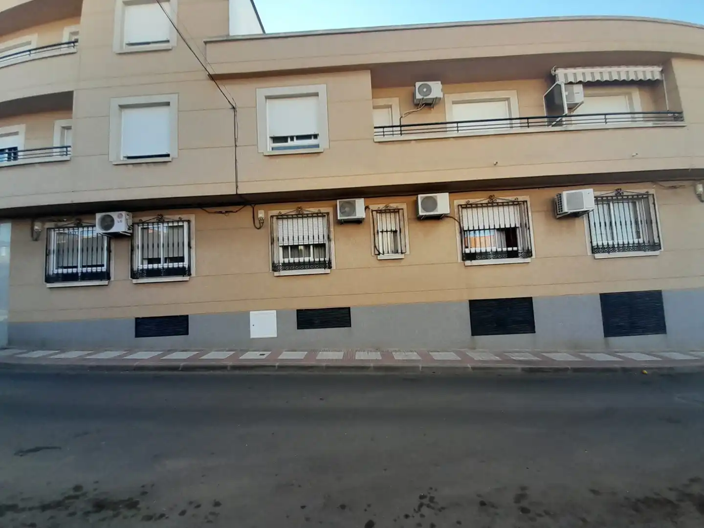 Vista exterior de Piso en venta en Puertollano con Aire acondicionado, Calefacción y Trastero