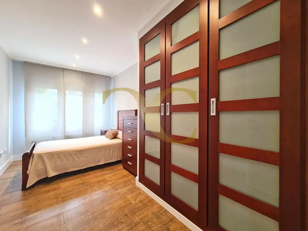 Habitación de Piso en venta en Gijón  con Calefacción, Jardín privado y Terraza