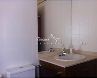 Bathroom of Apartment to rent in Ger  with Parquet flooring and Furnished
