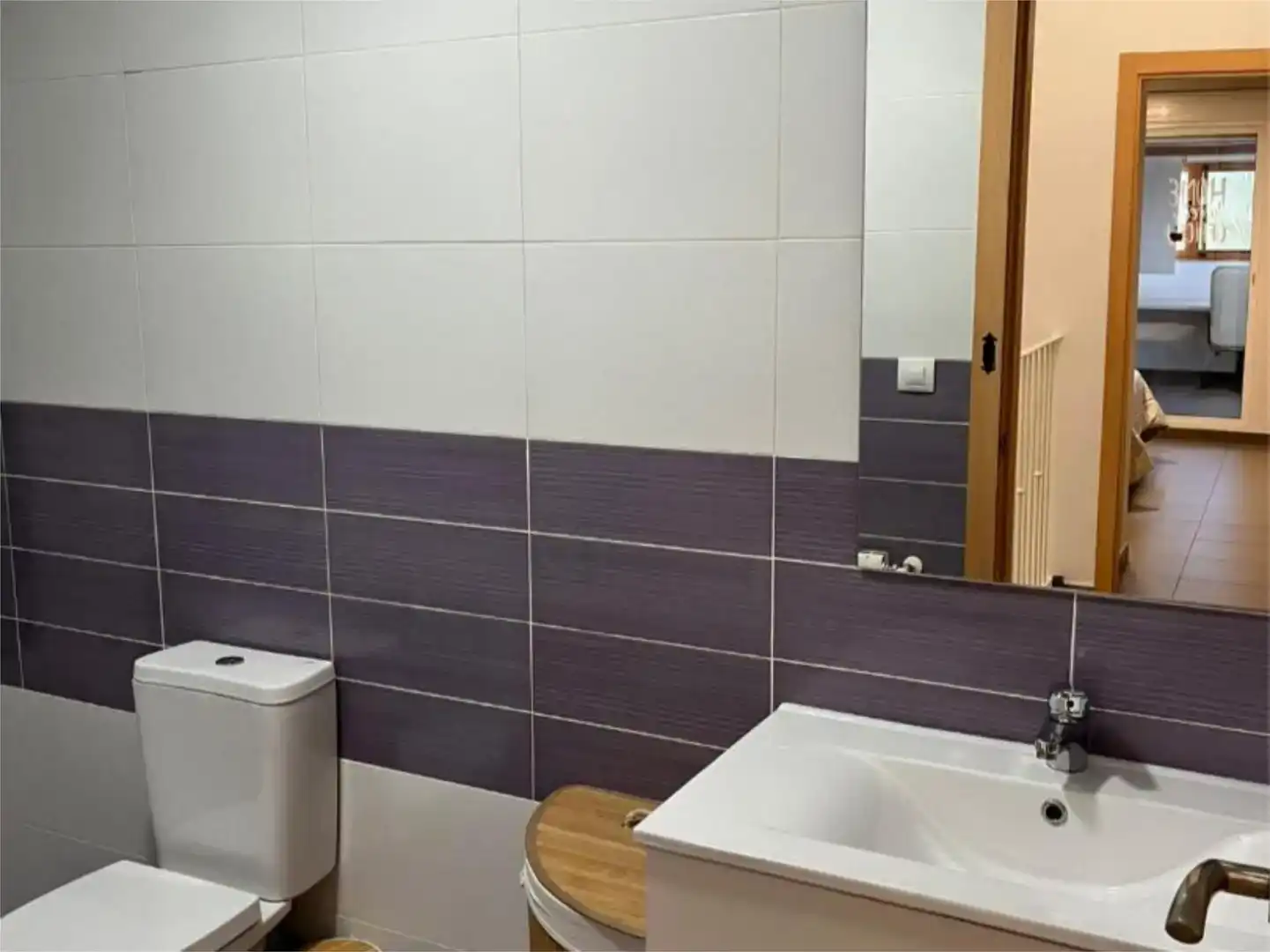 Bany de Casa o xalet de lloguer en La Pobla de Vallbona amb Aire condicionat i Piscina