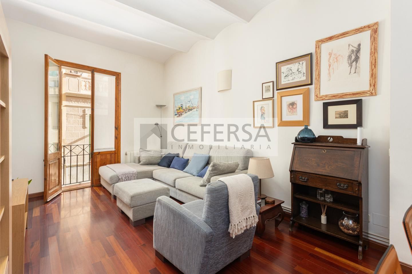 Sala d'estar de Casa o xalet en venda en  Barcelona Capital amb Calefacció, Parquet i Terrassa