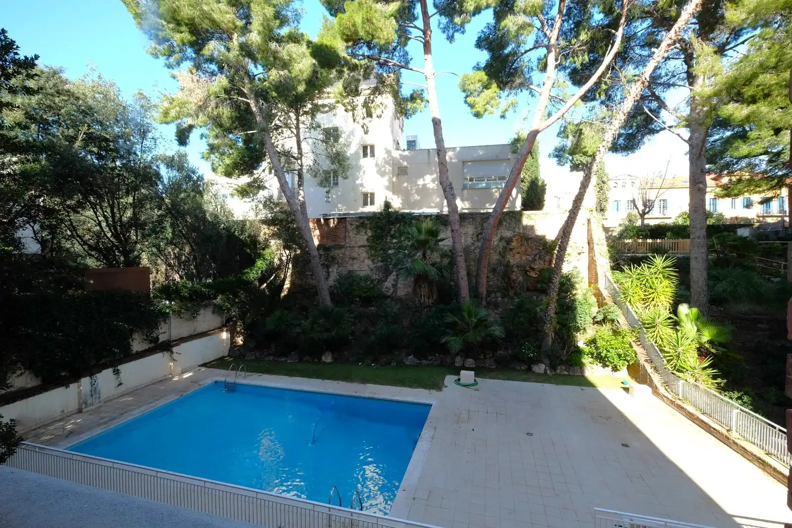 Piscina de Piso en venta en  Barcelona Capital con Aire acondicionado, Calefacción y Terraza