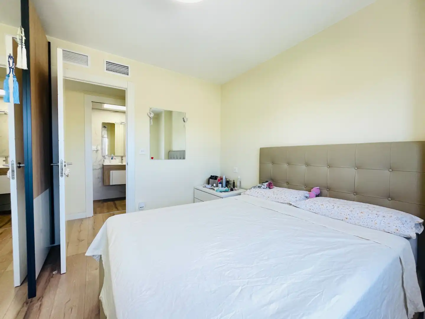 Bedroom of Flat for sale in Cadrete  with Air Conditioner, Heating and Private garden
