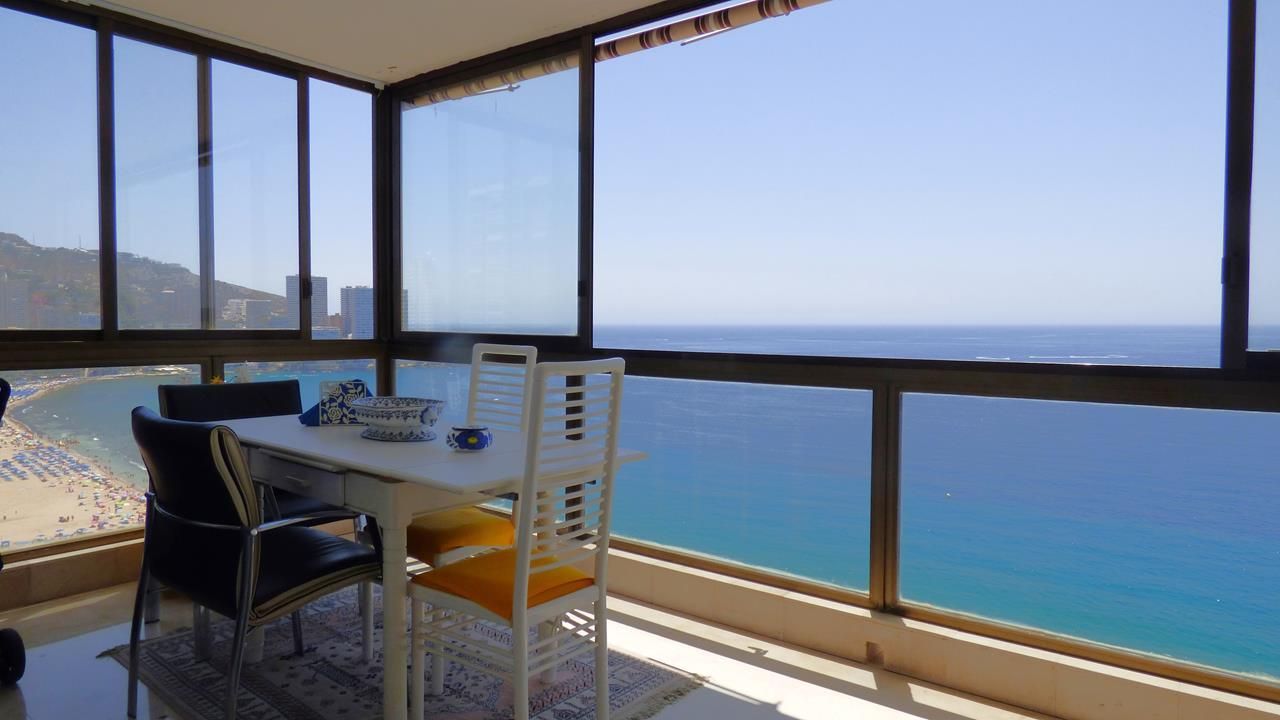 Dormitori de Pis en venda en Benidorm amb Aire condicionat, Terrassa i Piscina