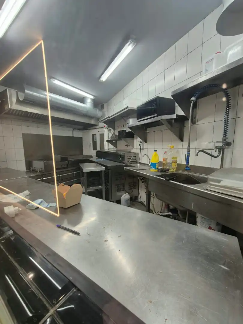 Local comercial en traspàs a Calle de Sagasta, imagen 14