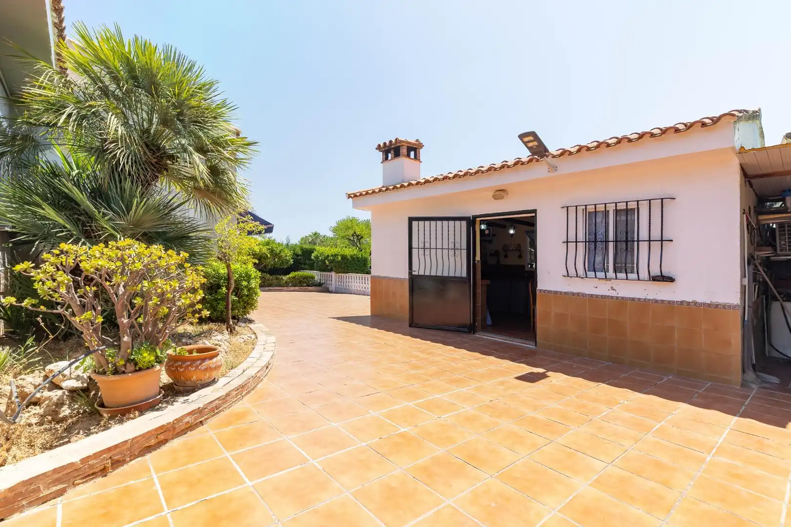 Vista exterior de Casa o chalet en venta en Montserrat con Aire acondicionado, Jardín privado y Terraza