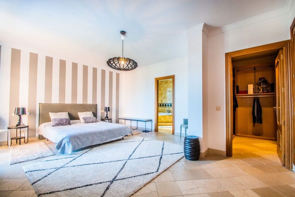 Dormitori de Àtic en venda en Estepona amb Aire condicionat, Terrassa i Jacuzzi