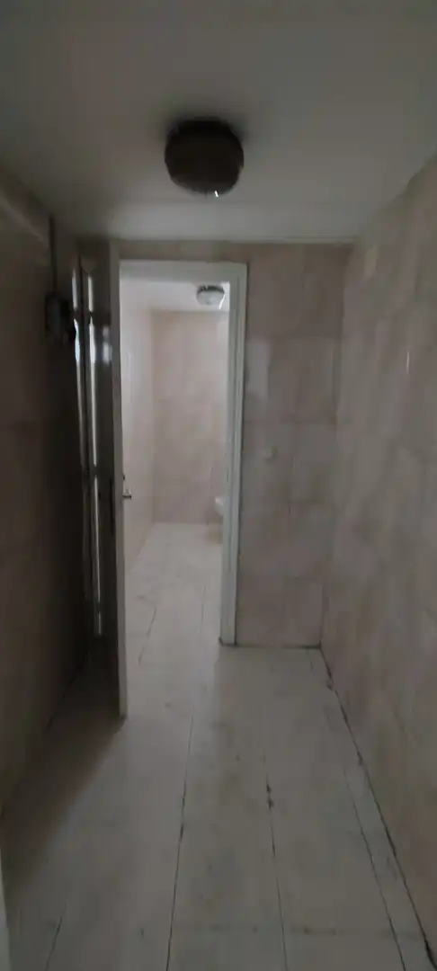 Badezimmer von Fabrikhallen zur Miete in Villares de la Reina