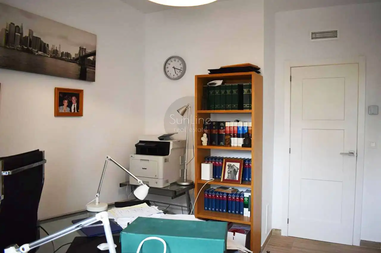 Wohnung zum Verkauf in Gandia mit Klimaanlage, Terrasse und Möbliert