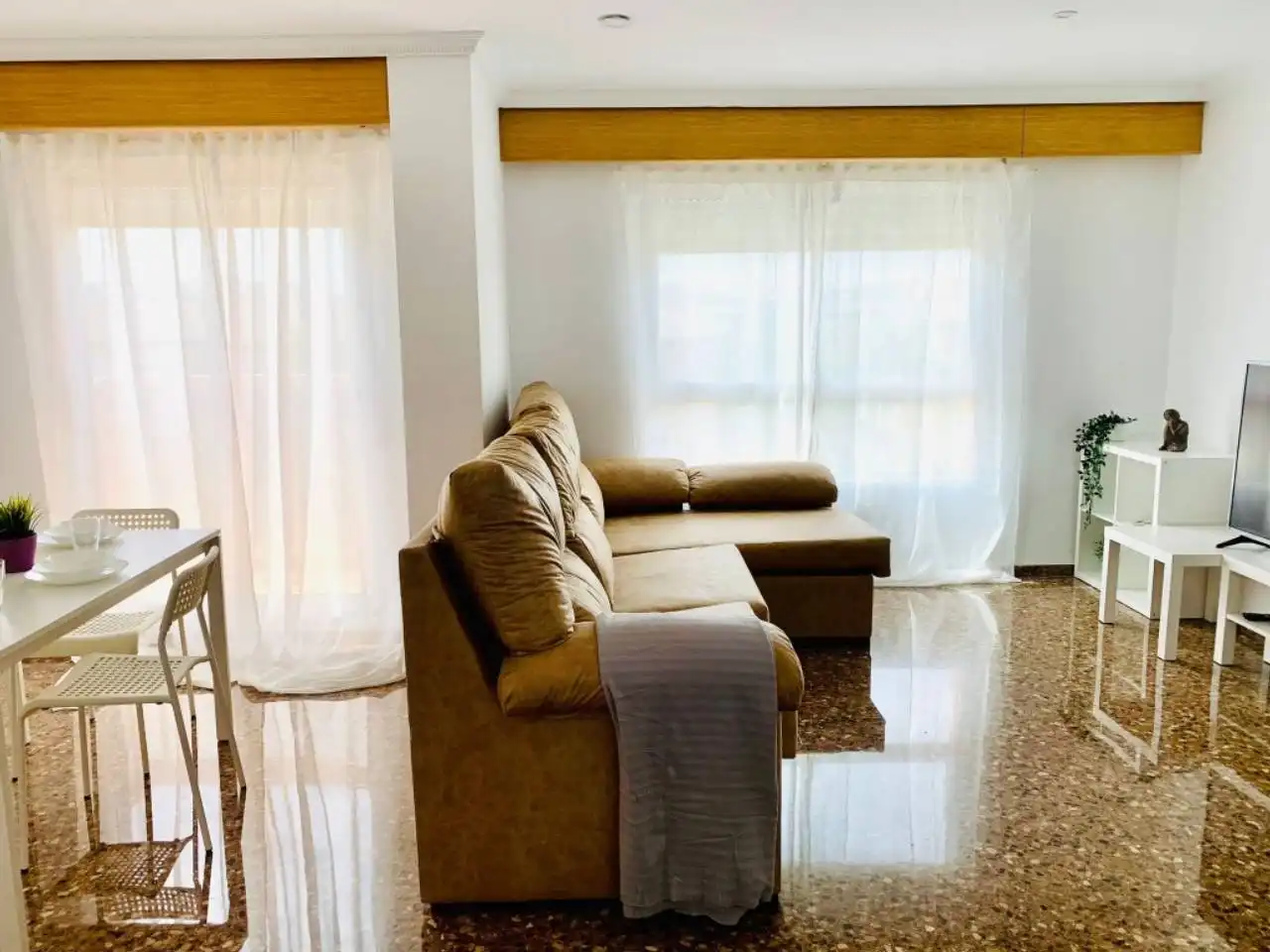 Sala d'estar de Pis de lloguer en Burjassot amb Moblat i Balcó