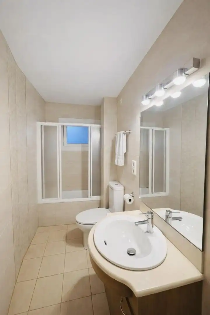 Badezimmer von Wohnungen zum Verkauf in Barcelona