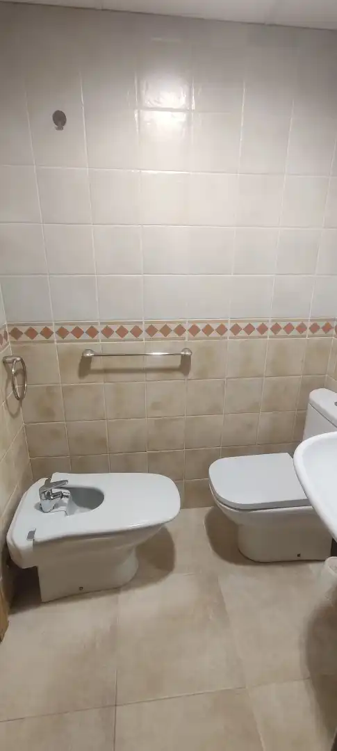 Baño de Casa adosada de alquiler en Benicasim / Benicàssim con Aire acondicionado, Calefacción y Jardín privado