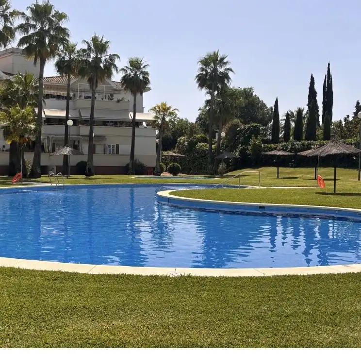 Schwimmbecken von Wohnung zur Miete in Badajoz Capital mit Klimaanlage, Terrasse und Schwimmbad