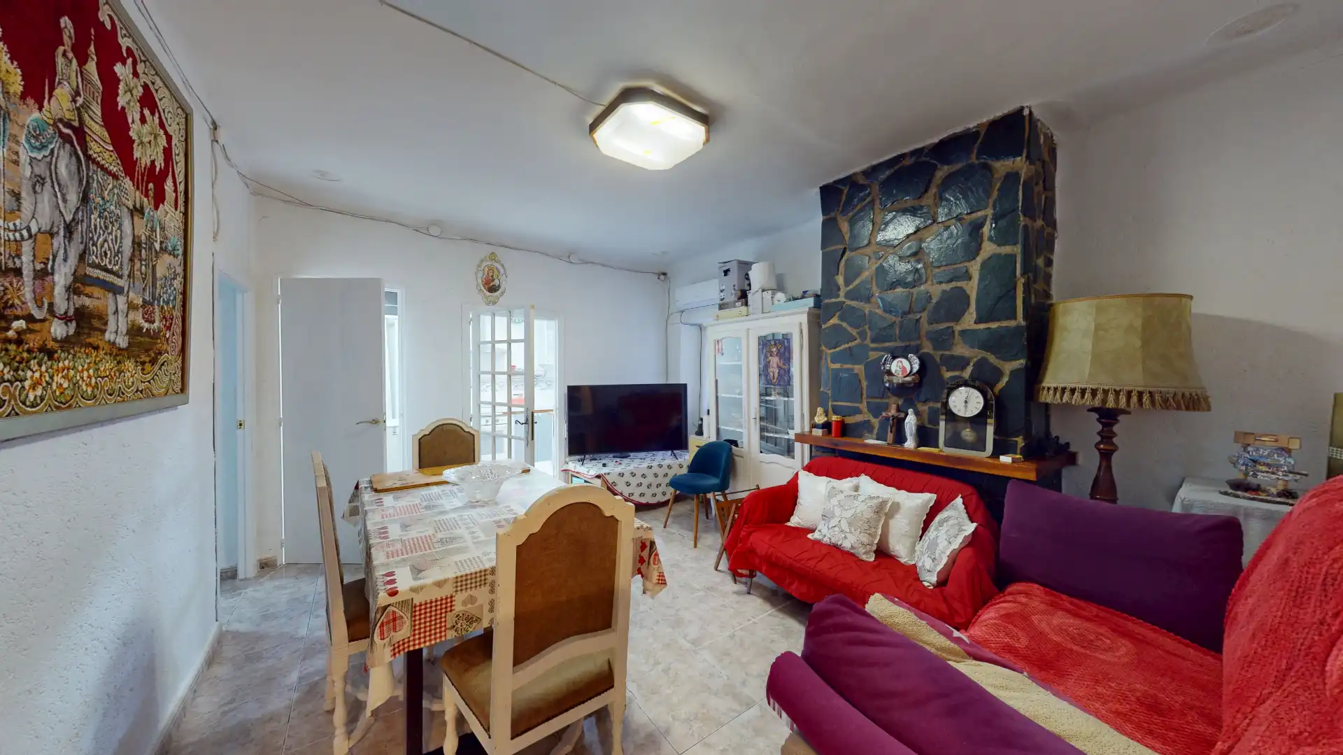 Wohnzimmer von Einfamilien-Reihenhaus zum Verkauf in Onil mit Klimaanlage und Balkon