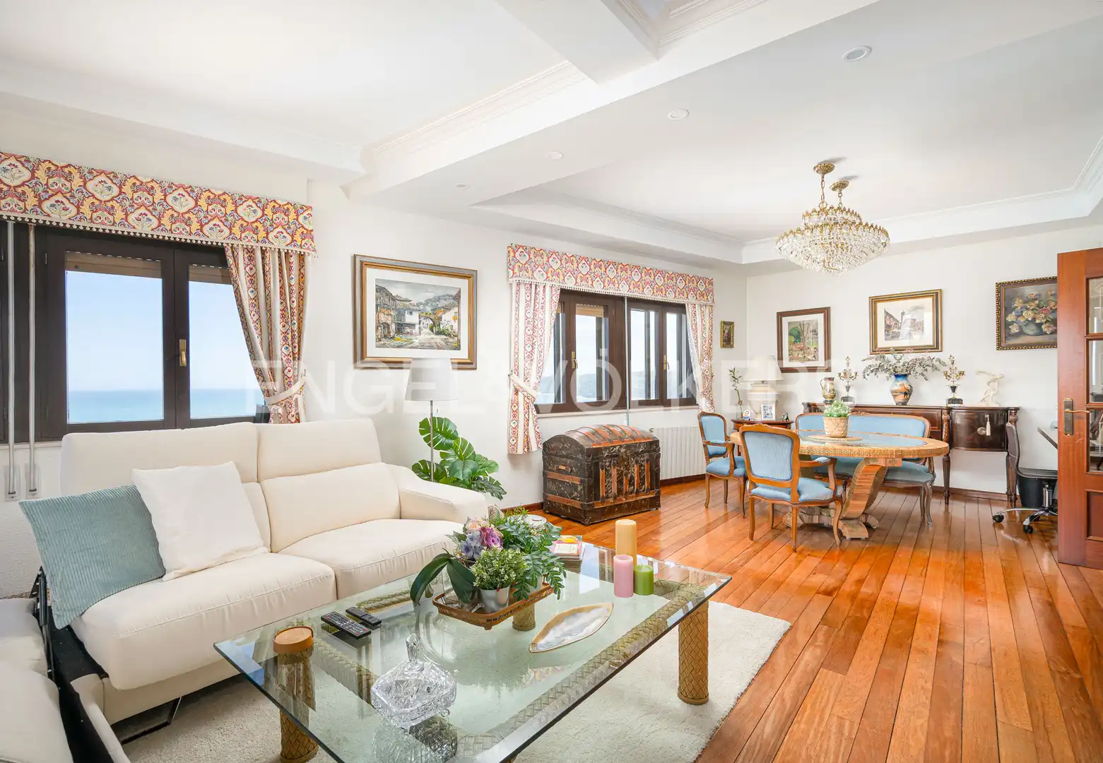 Sala de estar de Casa o chalet en venta en Gijón  con Calefacción, Trastero y Piscina