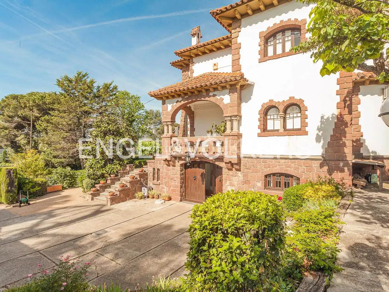 Exterior view of Houses for sale in Sant Cugat del Vallès  with Air Conditioner, Heating and Private garden
