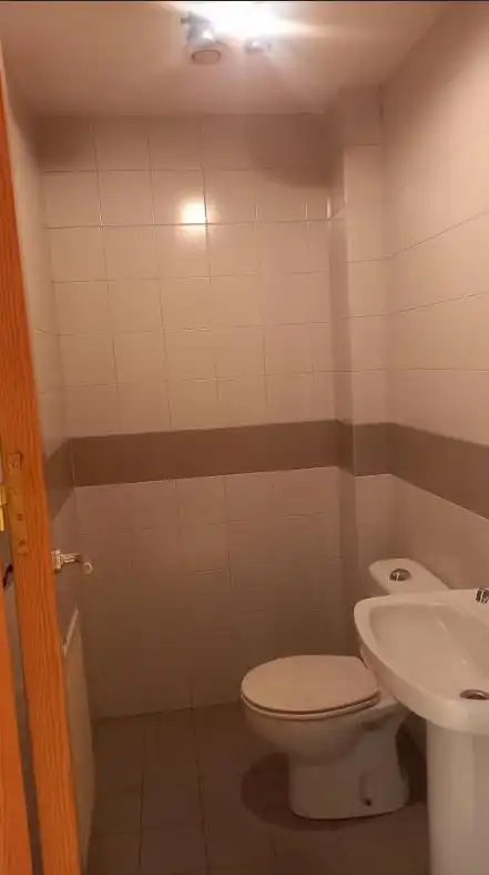 Badezimmer von Büro zur Miete in Centro