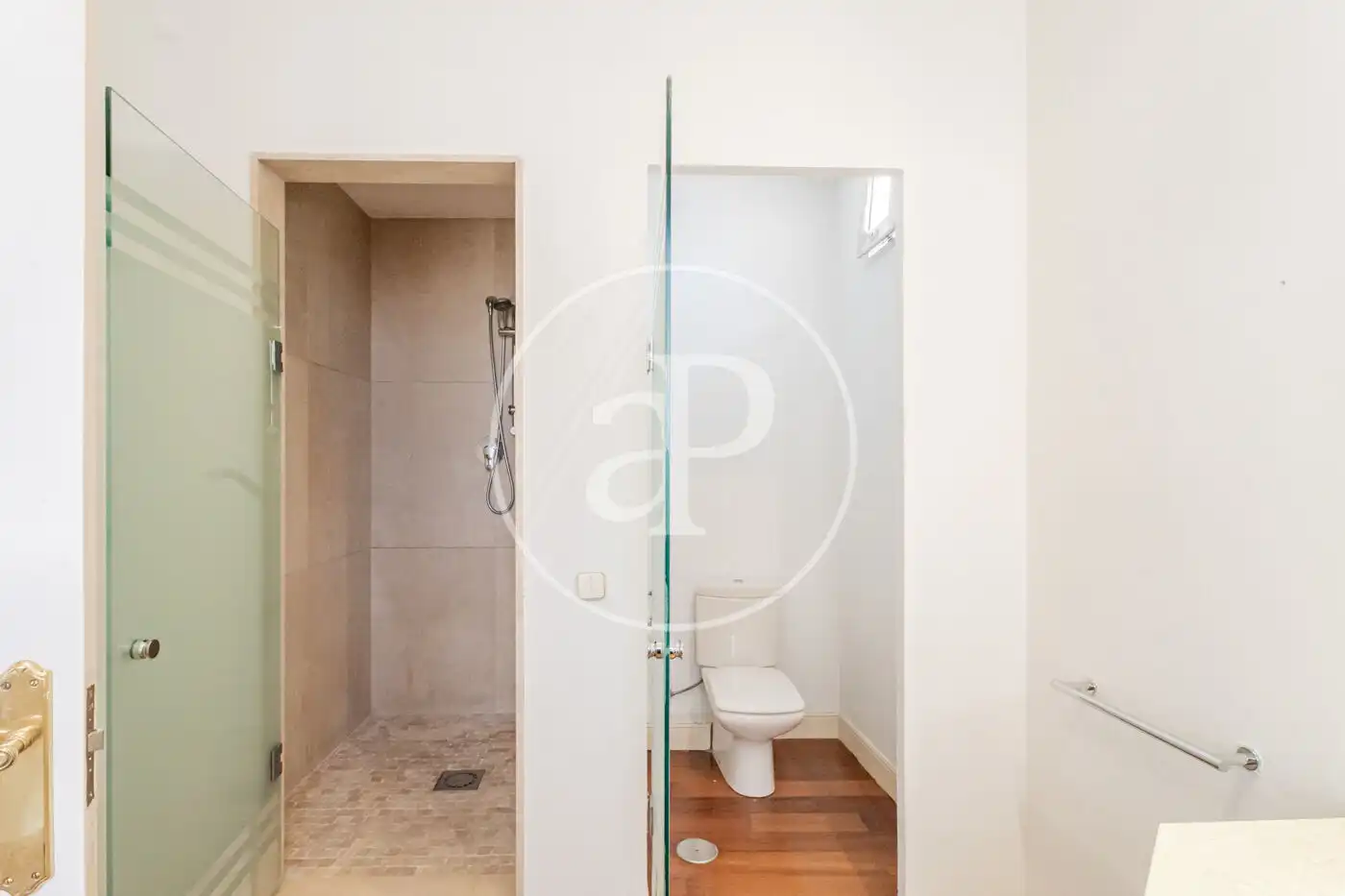 Bathroom of Flat for rent in Madrid  with Heating, Storage room and Balcony