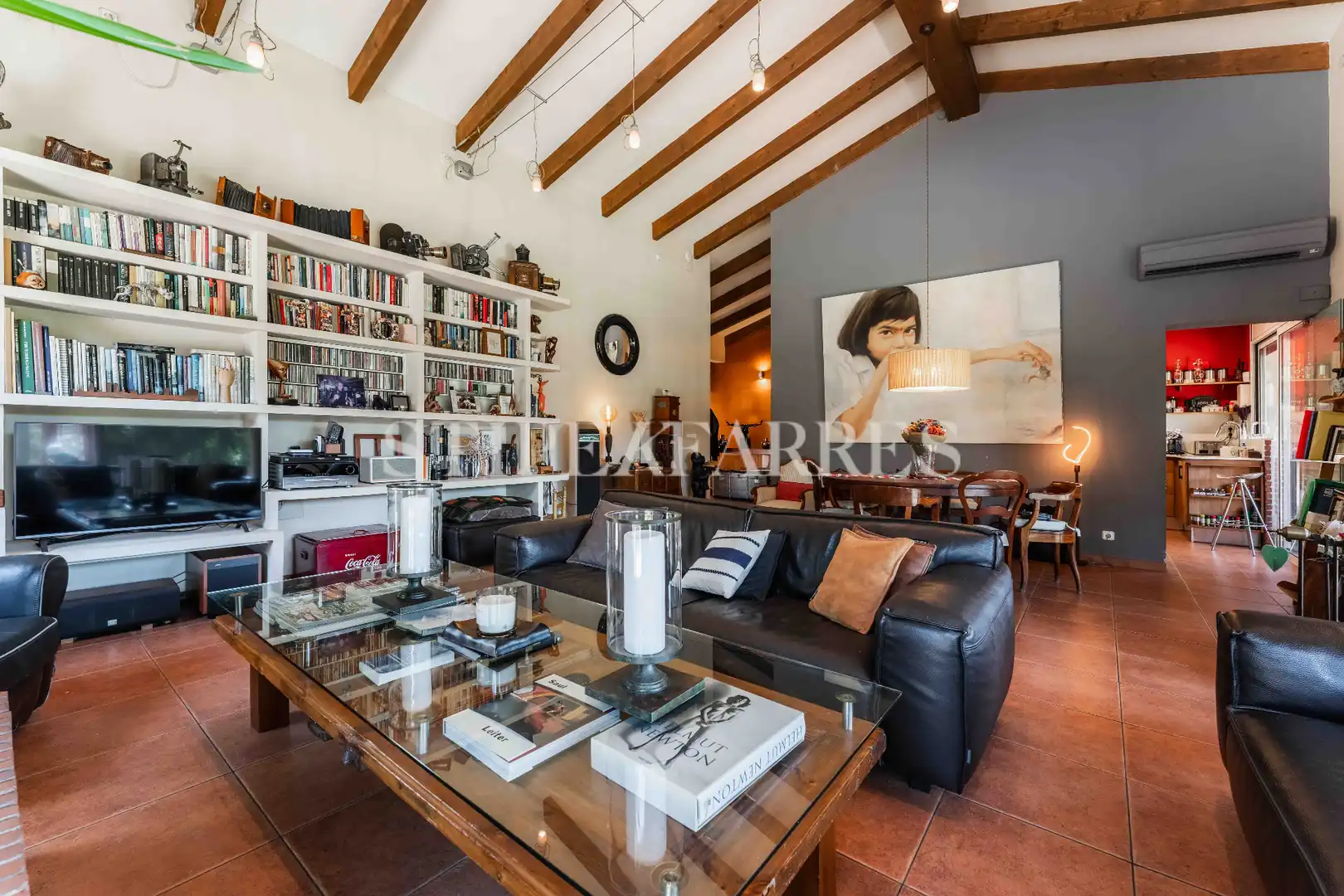 Sala d'estar de Casa o xalet en venda en Barcelona amb Aire condicionat, Calefacció i Jardí privat