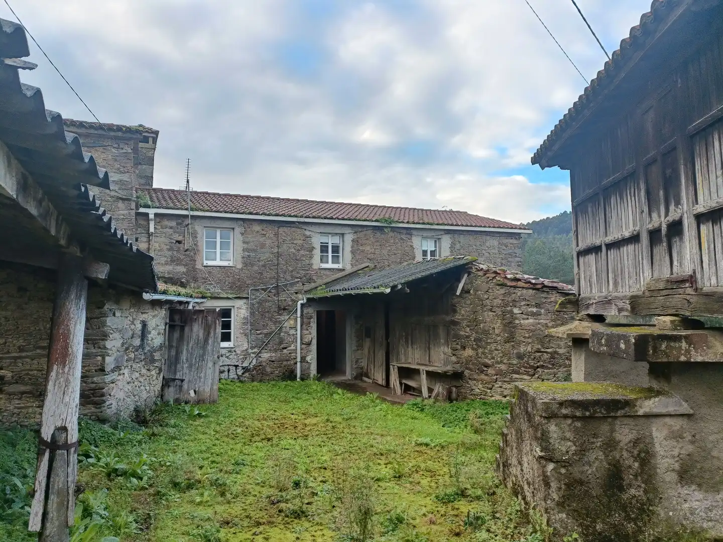 Vista exterior de Casa adosada en venta en Cesuras con Jardín privado y Trastero