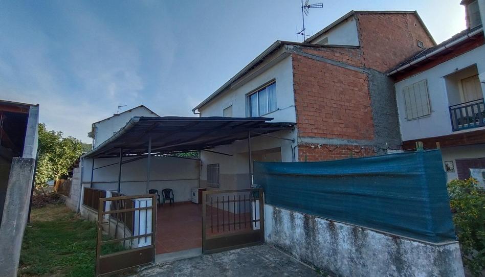 Photo 1 of Single-family semi-detached for sale in Carracedelo, León