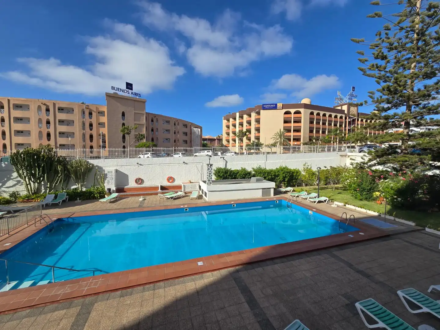 Piscina de Apartament de lloguer en San Bartolomé de Tirajana amb Moblat i Piscina comunitària