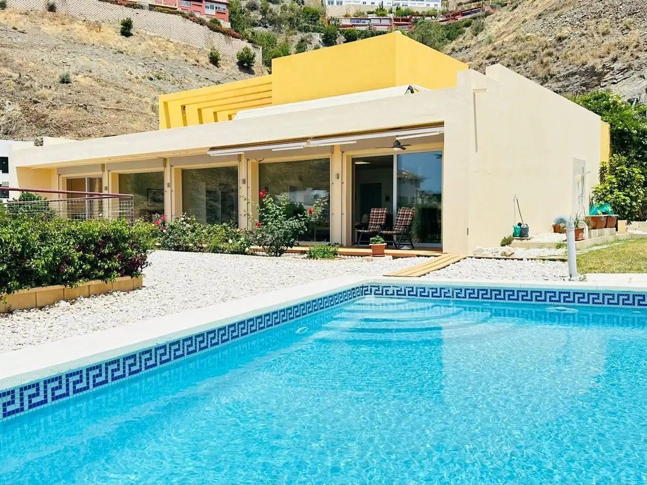 Piscina de Casa o xalet en venda en Torrox amb Aire condicionat, Jardí privat i Terrassa