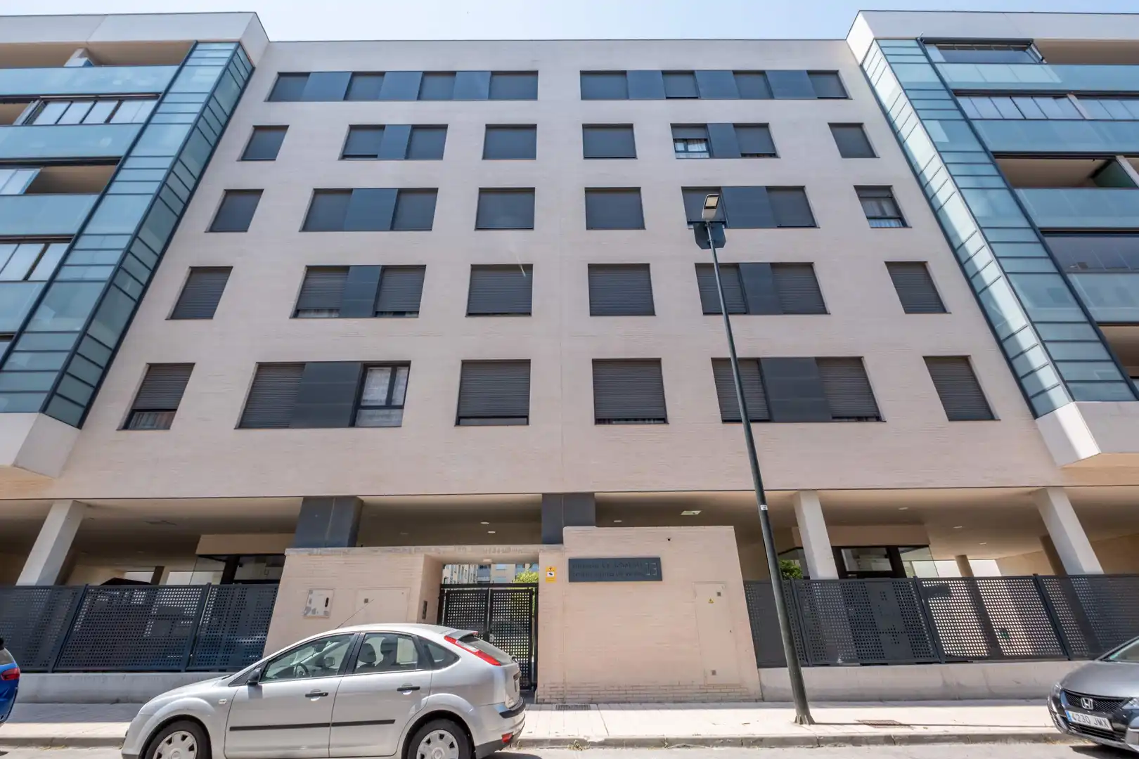 Vista exterior de Ático en venta en Zaragoza con Calefacción, Jardín privado y Terraza