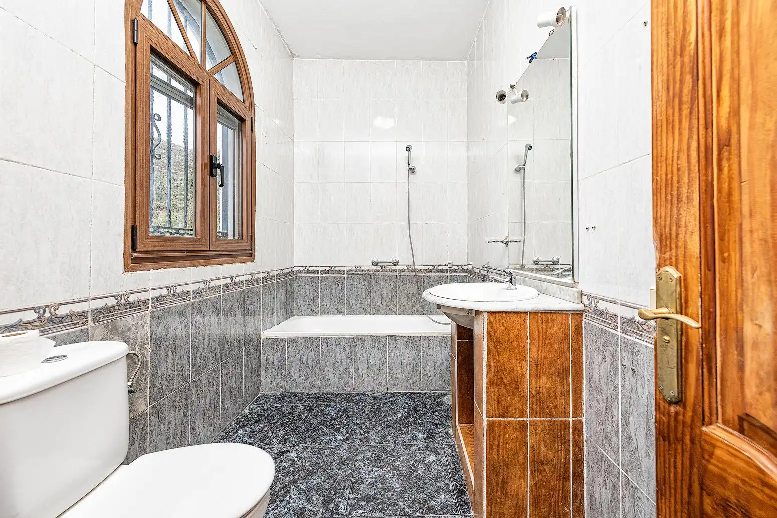Bathroom of Houses for sale in Ingenio  with Air Conditioner, Heating and Private garden