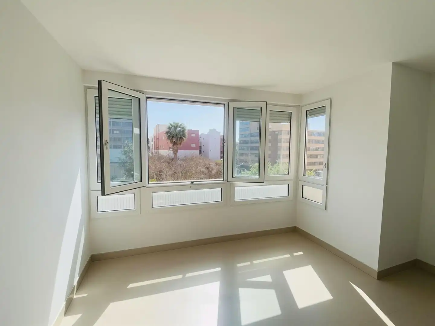Habitación de Piso en venta en Alicante / Alacant con Aire acondicionado