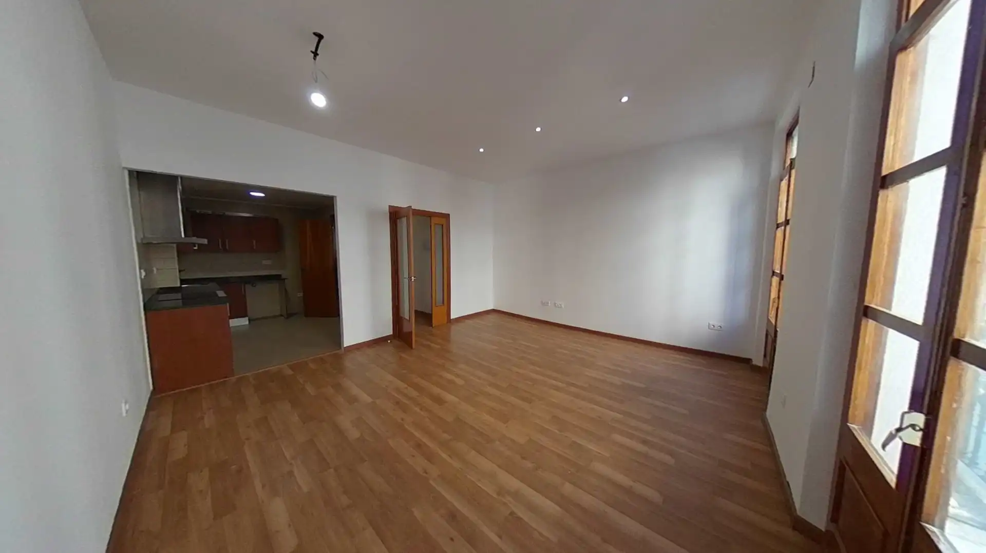 Flat with terrace for sale in Carrer de la Unió 36, imagen 3