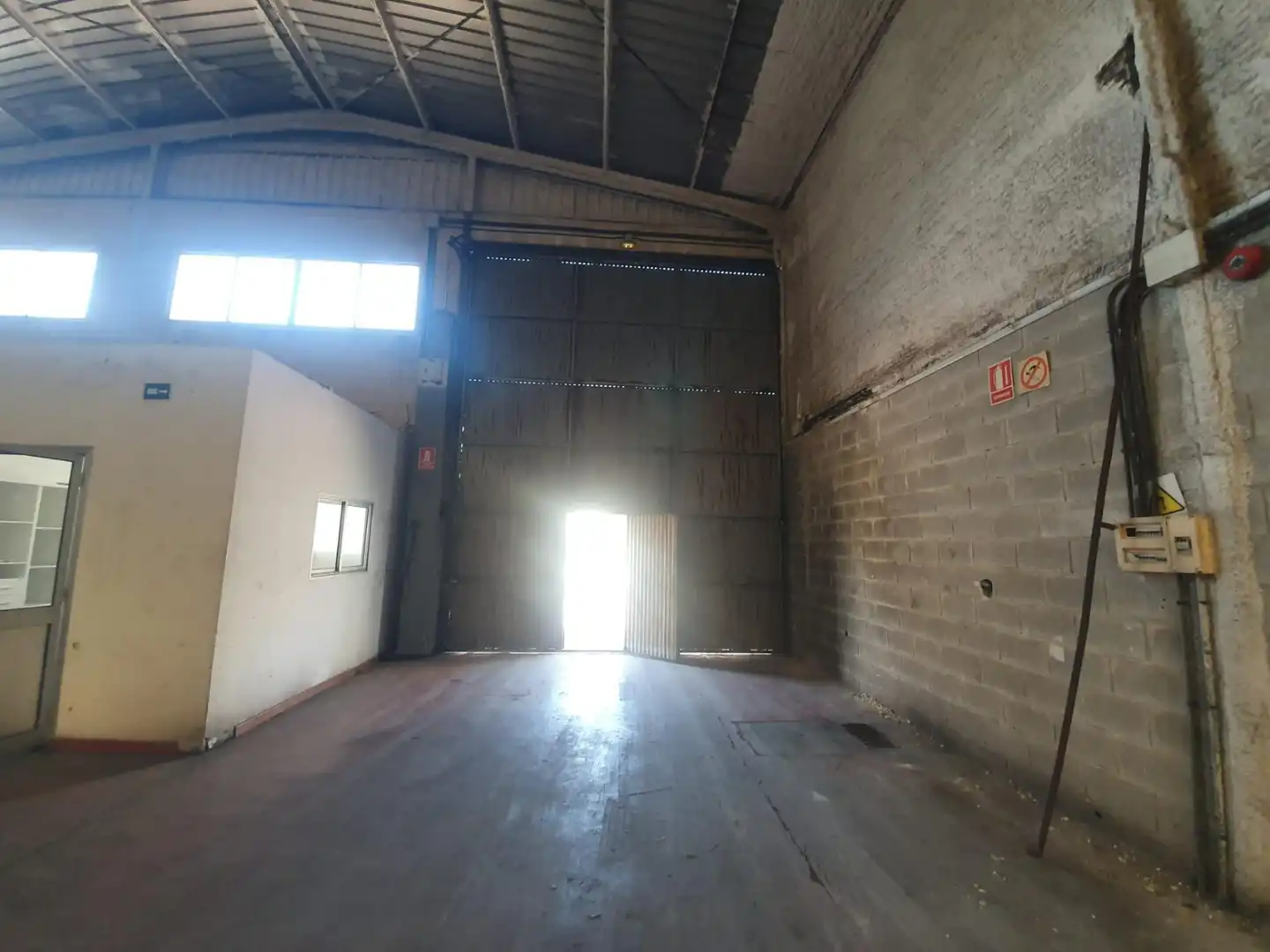 Nau industrial de lloguer en Dos Hermanas