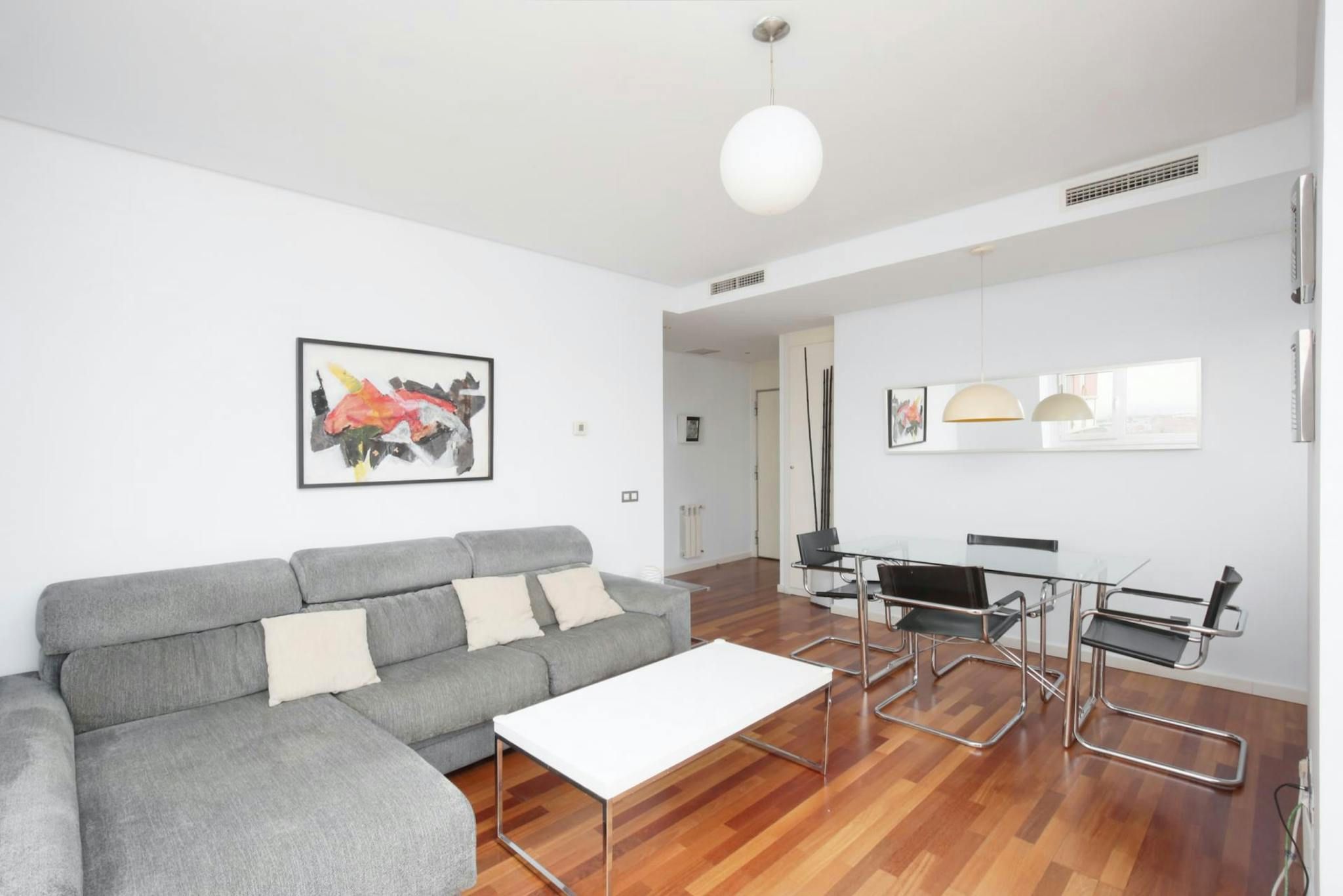 Living room of Flat to rent in  Madrid Capital  with Air Conditioner, Heating and Furnished