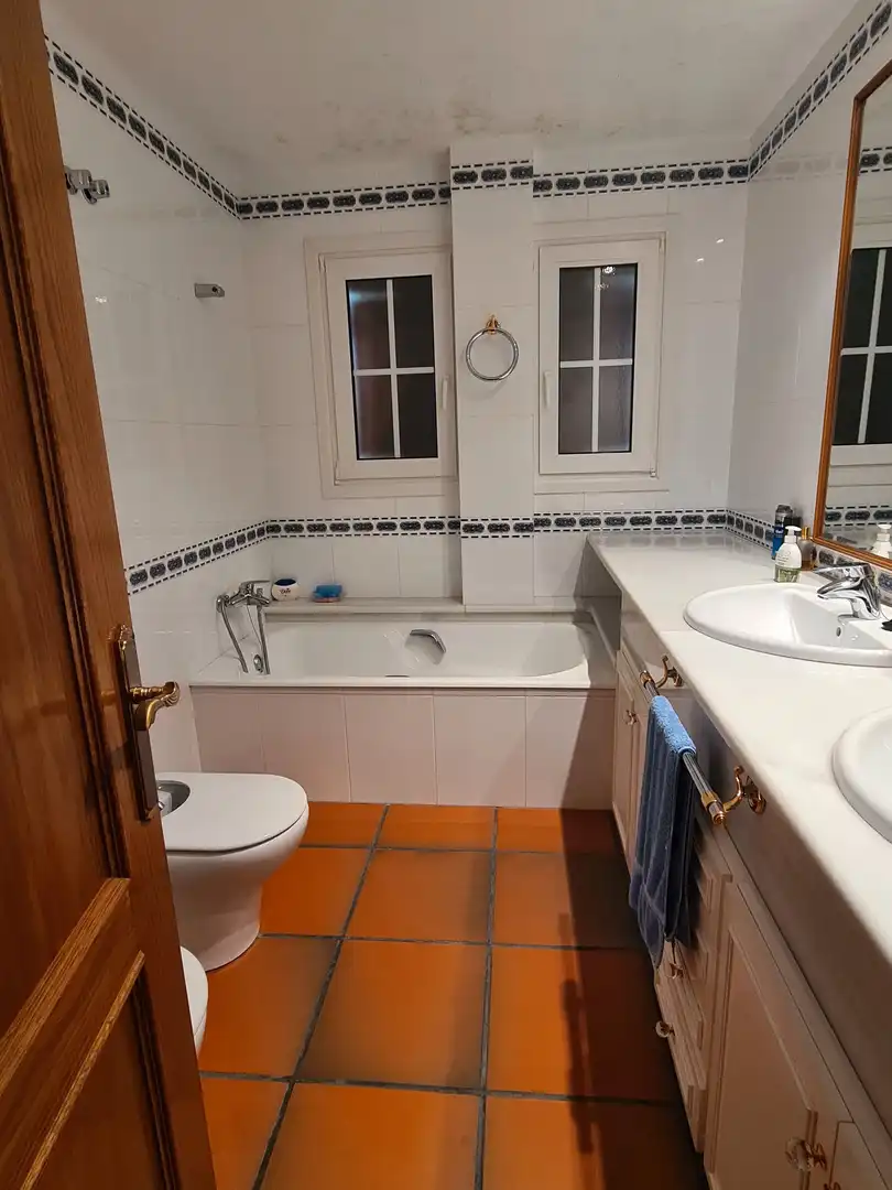 Bany de Casa o xalet en venda en Rossell amb Calefacció, Jardí privat i Parquet