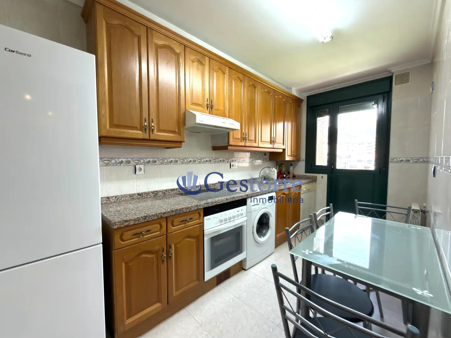 Flat for rent in Oviedo - Calle Favila, Parque del Oeste