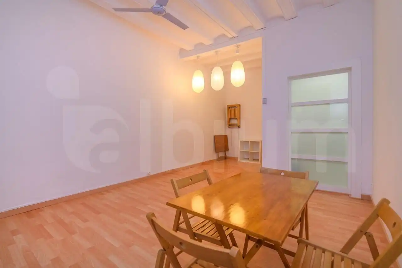 Wohnung zum Verkauf in Barcelona mit Heizung, Parkett und Terrasse