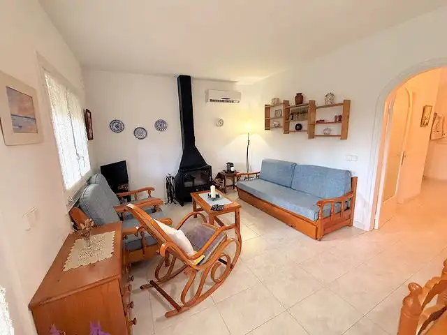 Sala d'estar de Casa o xalet en venda en L'Escala amb Aire condicionat, Calefacció i Terrassa