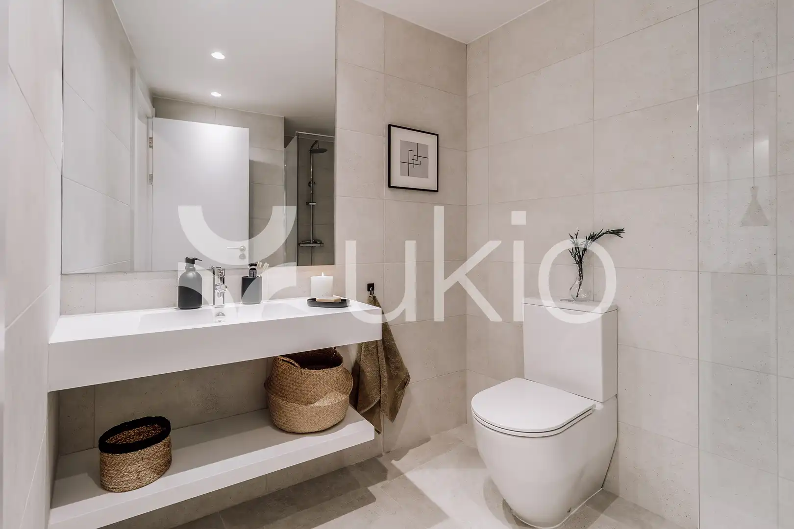 Bany de Apartament de lloguer en Madrid amb Aire condicionat, Calefacció i Terrassa