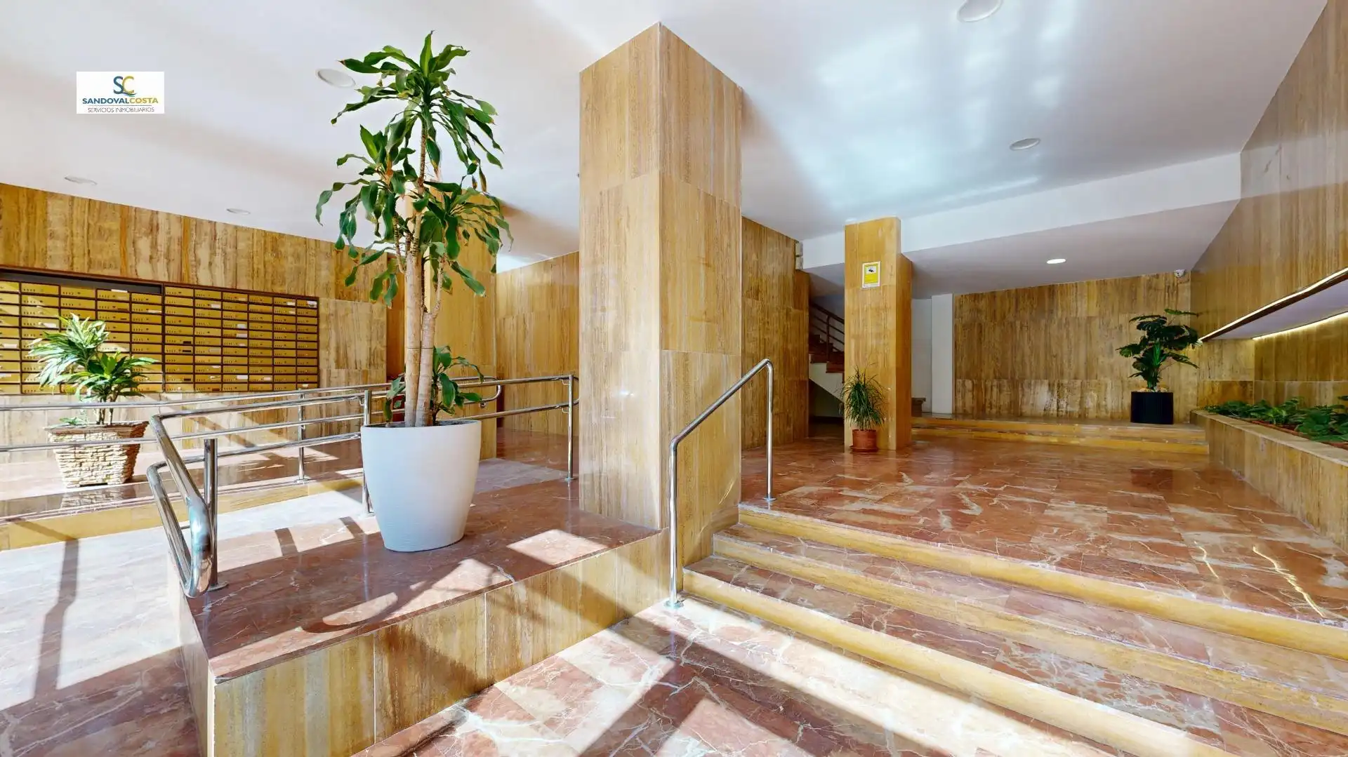 Wohnung zum Verkauf in Alicante / Alacant mit Klimaanlage und Gemeinschaftspool