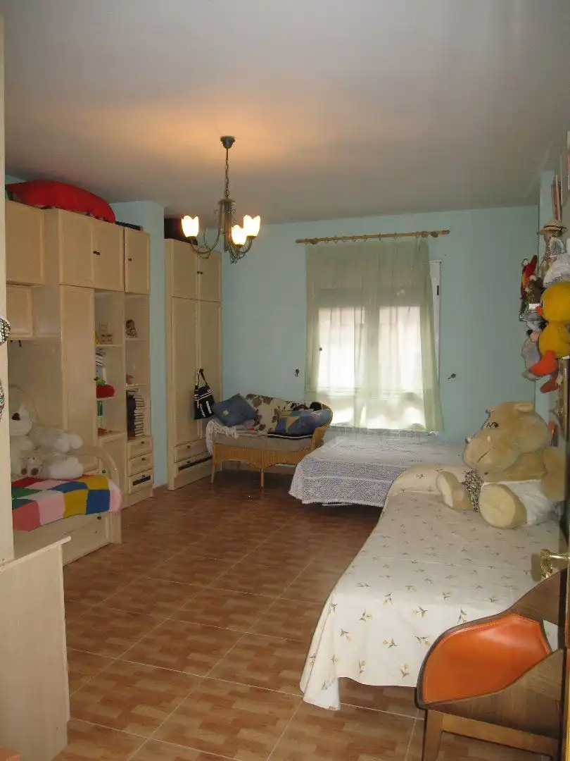 Dormitori de Casa o xalet en venda en Ciudad Real amb Aire condicionat, Terrassa i Forn