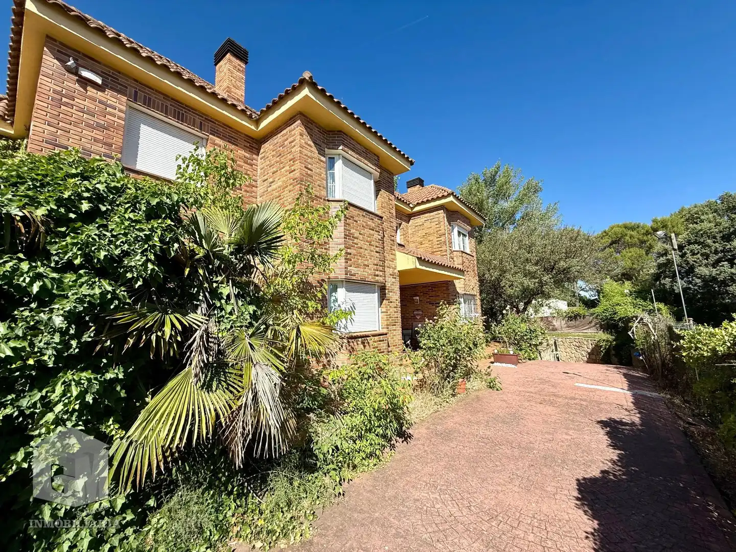 Vista exterior de Casa o xalet en venda en Villaviciosa de Odón amb Aire condicionat, Calefacció i Jardí privat