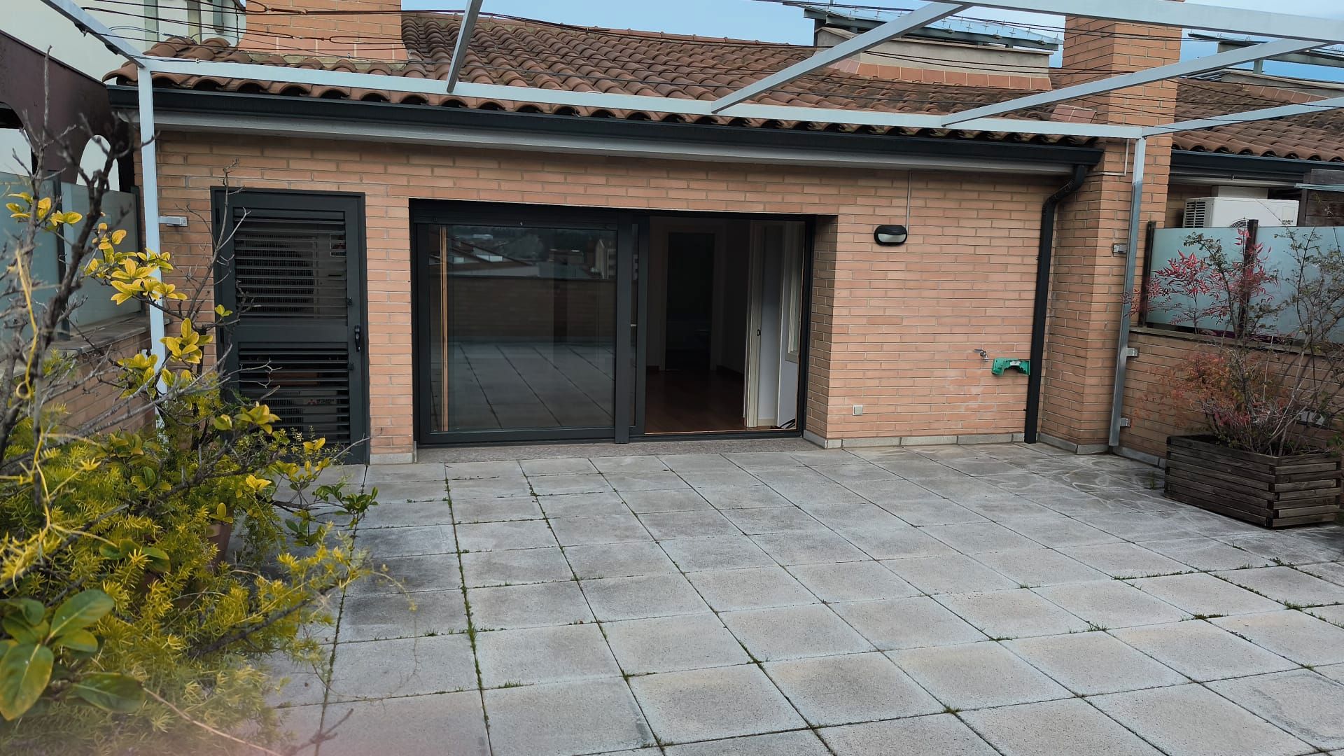Exterior view of Duplex for rent in Igualada  with Air Conditioner, Heating and Parquet flooring